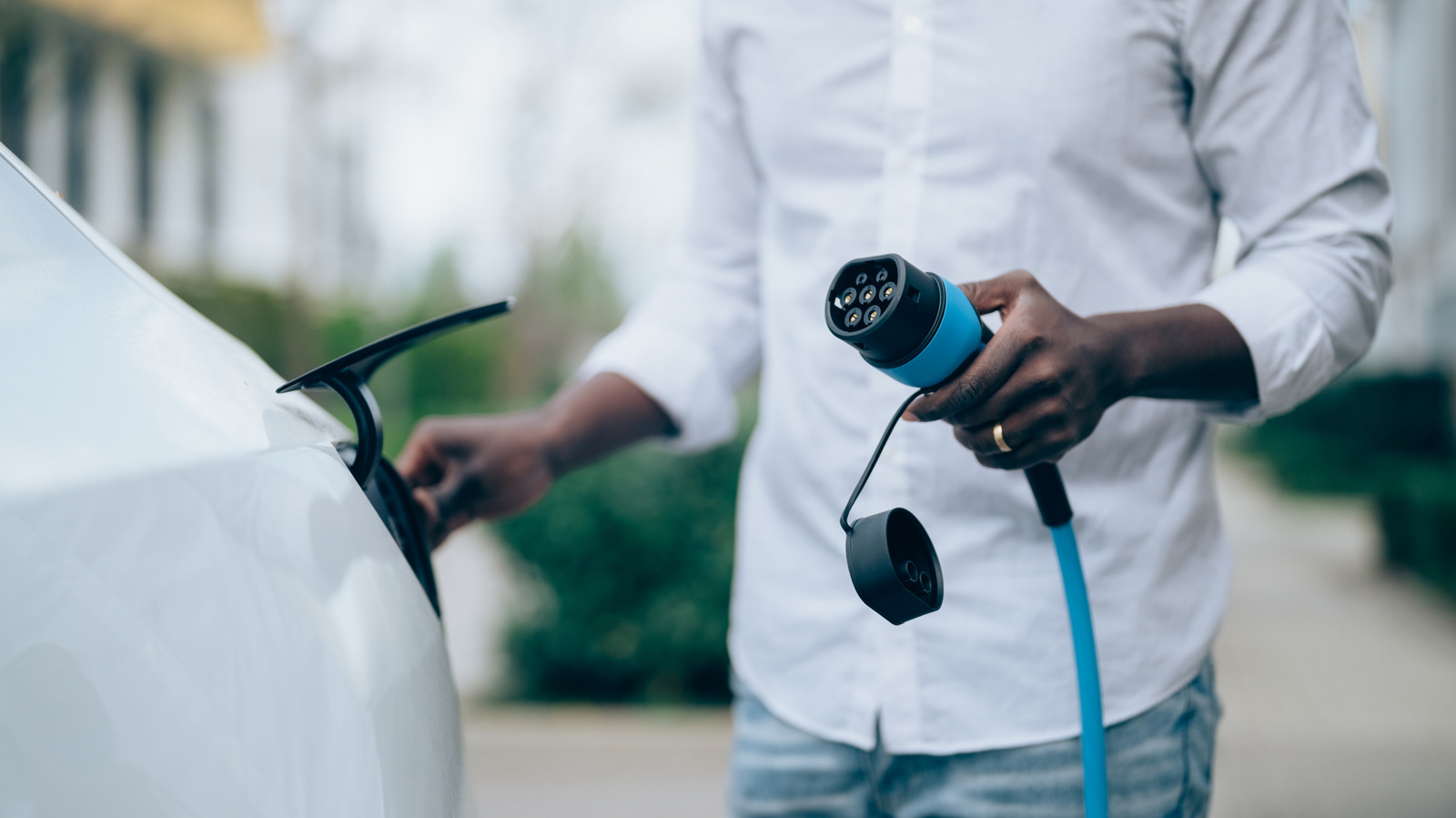This DC Fast Charger Beat Tesla In JD Power’s Public EV Charging Study – SlashGear