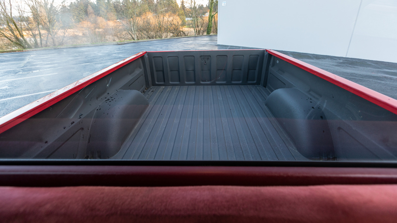 How To Clean The Tight Gap Between Your Truck Cab And Bed – SlashGear