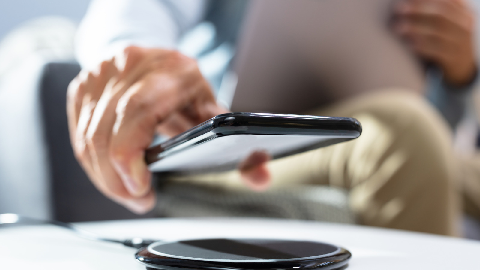 Wired vs. wireless charging: Which is better for battery health? – Engadget