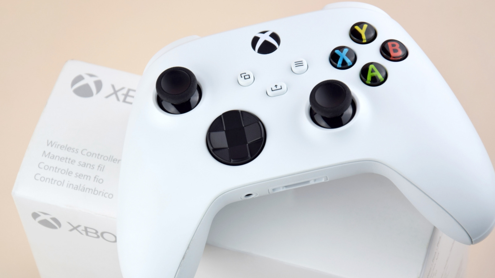 The pros and cons of using wired vs. wireless Xbox controllers – Engadget