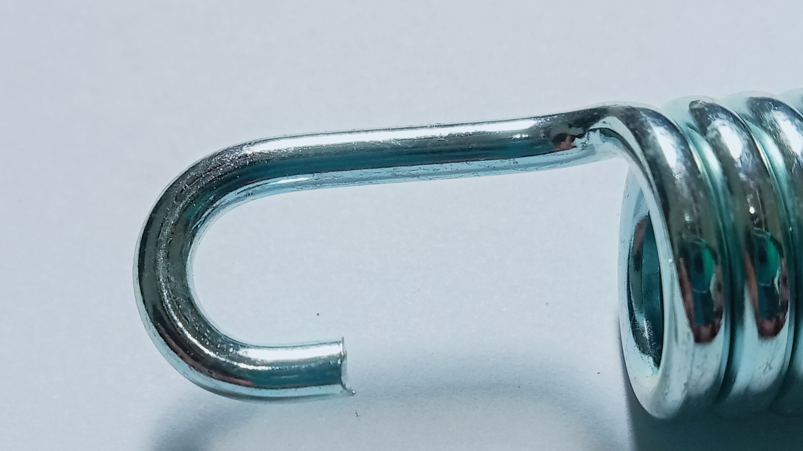 What Are The Springs On Motorcycle Exhausts For? – SlashGear