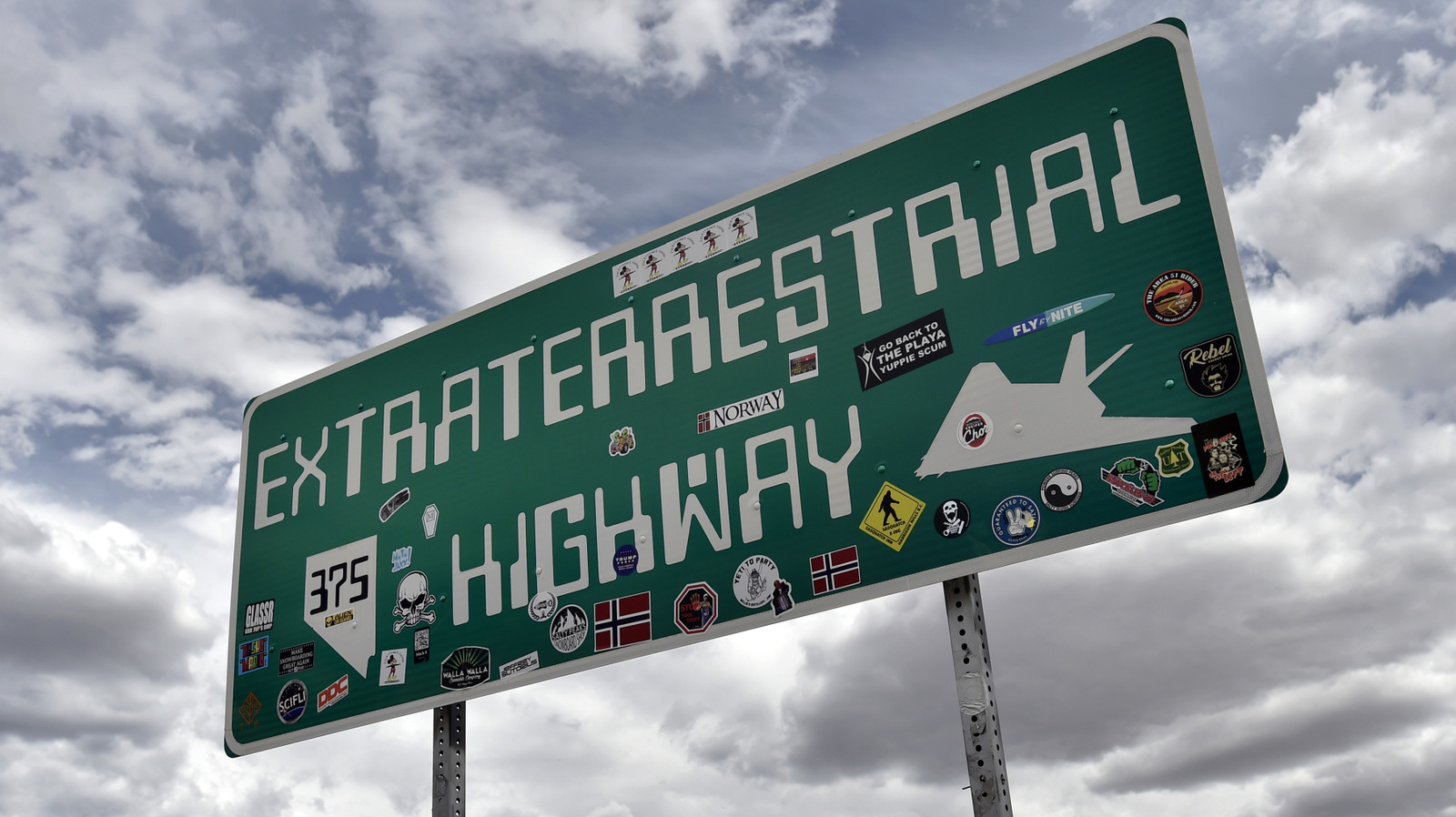 4 Weird Road Signs In The US You’d Have To See To Believe – SlashGear