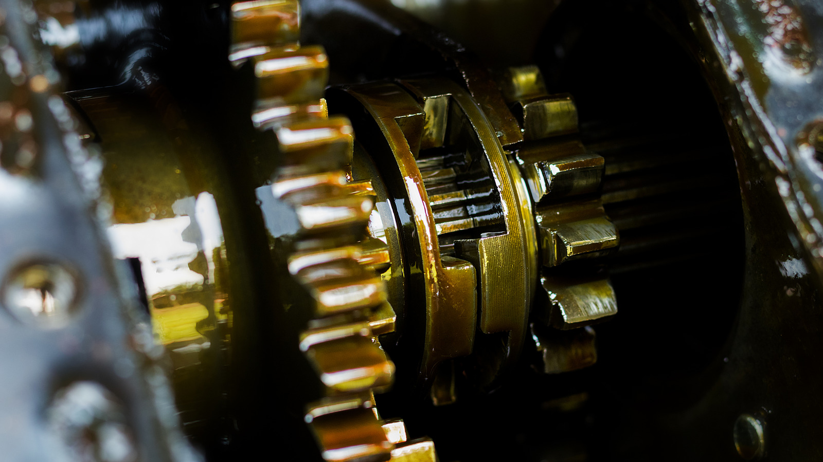 What Does EP Mean When It Comes To Gear Oil? – SlashGear