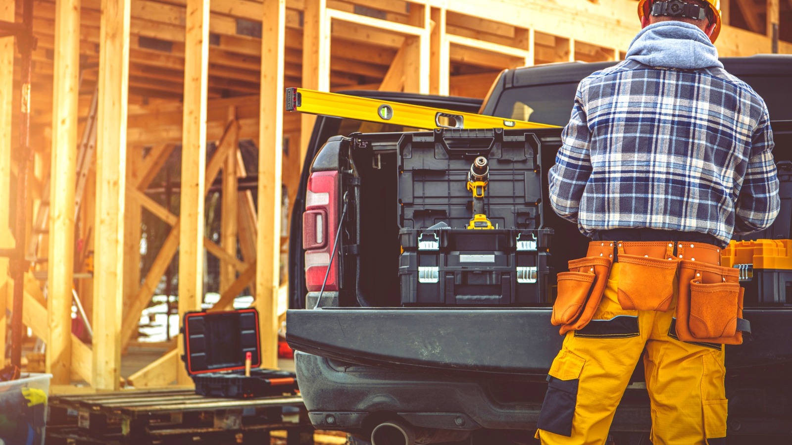 4 DeWalt Tools That Can Come In Handy For Truck Drivers – SlashGear