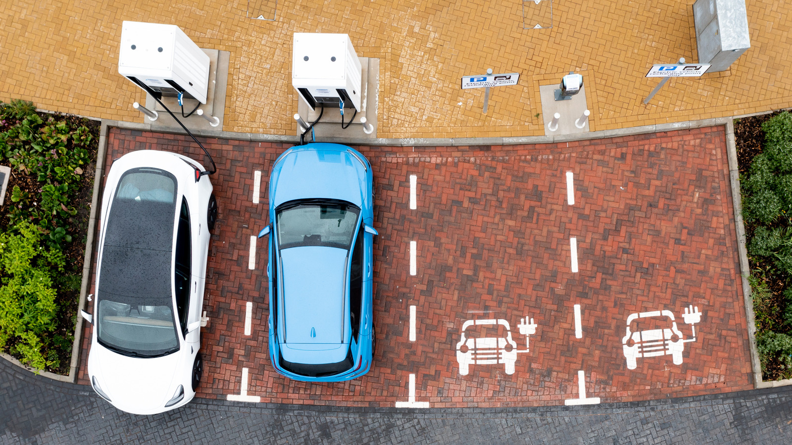 Is Parking A Gas Car In An EV Charging Spot Illegal? It’s Complicated – SlashGear