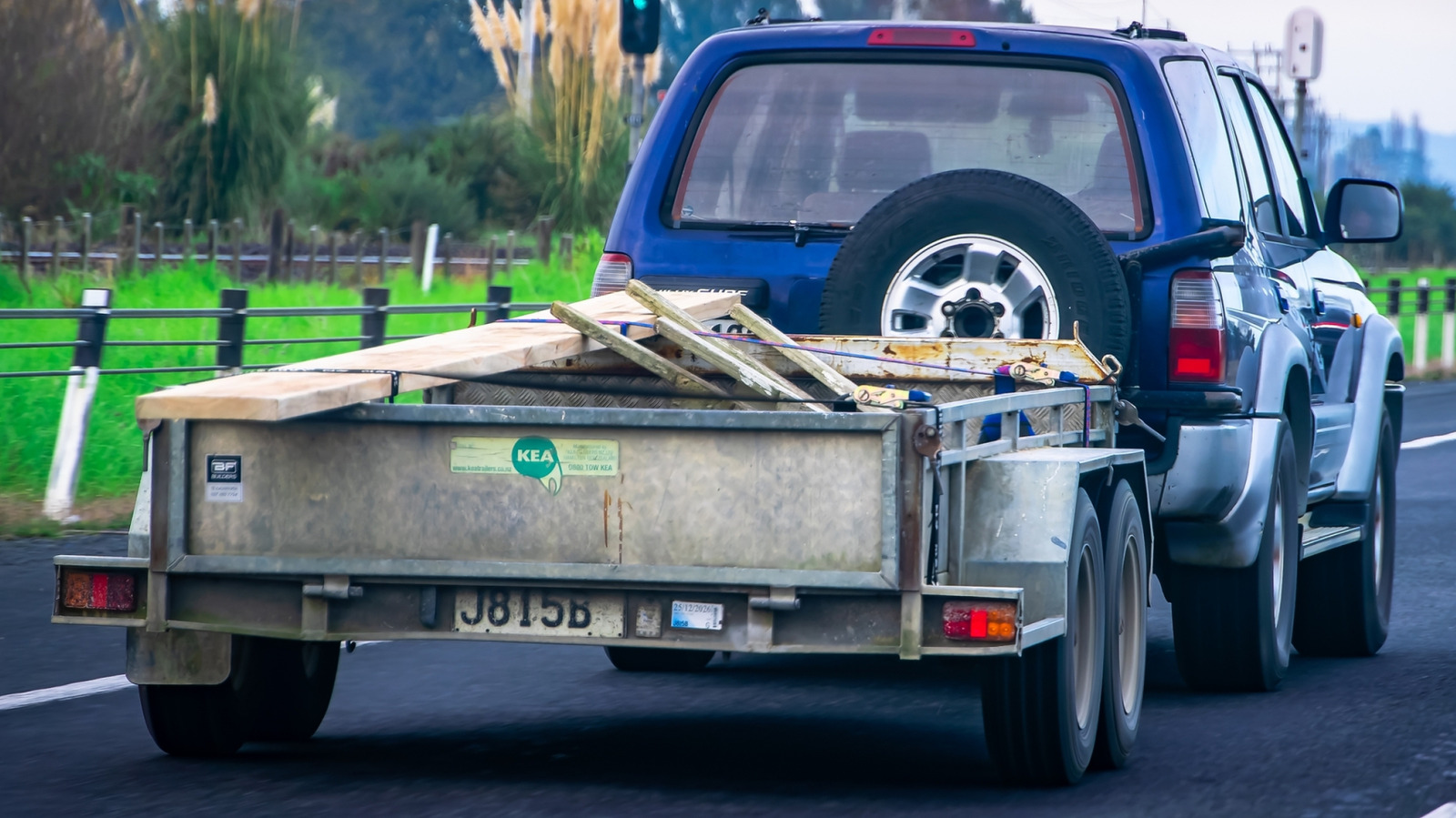 Square Vs. Round Trailer Axle: Which Should You Use? – SlashGear