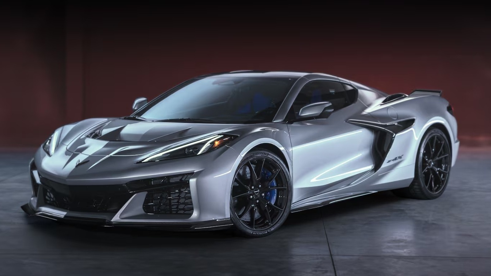 Chief Engineer Explains Why GM Ditched The Corvette’s Fuel Door Lock – SlashGear