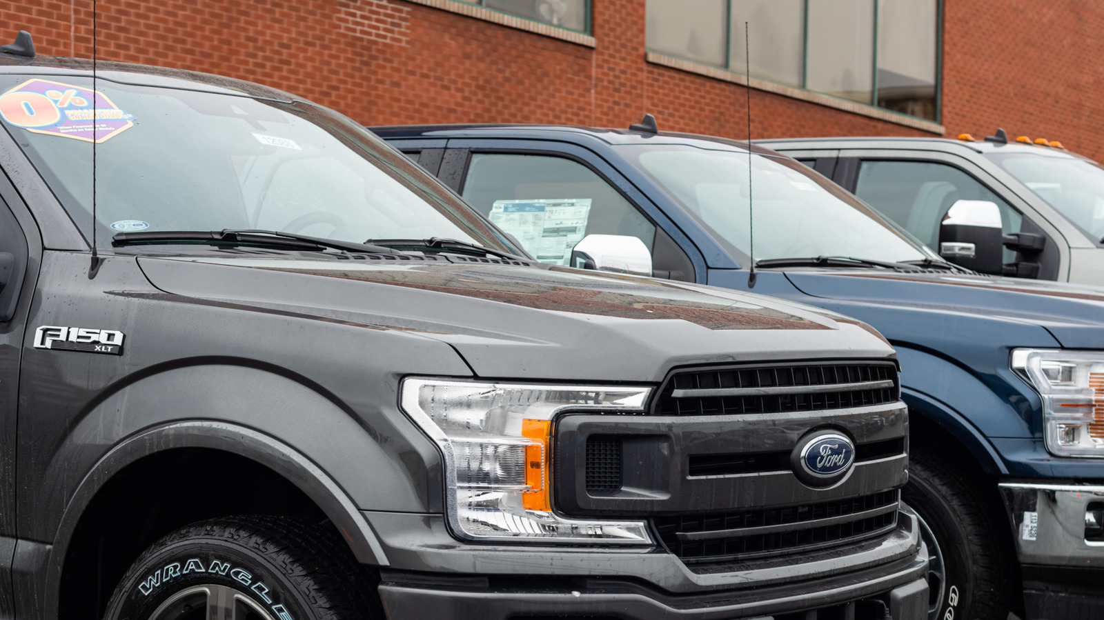 Why Does The Ford F-150 Still Have A Tall Antenna? – SlashGear