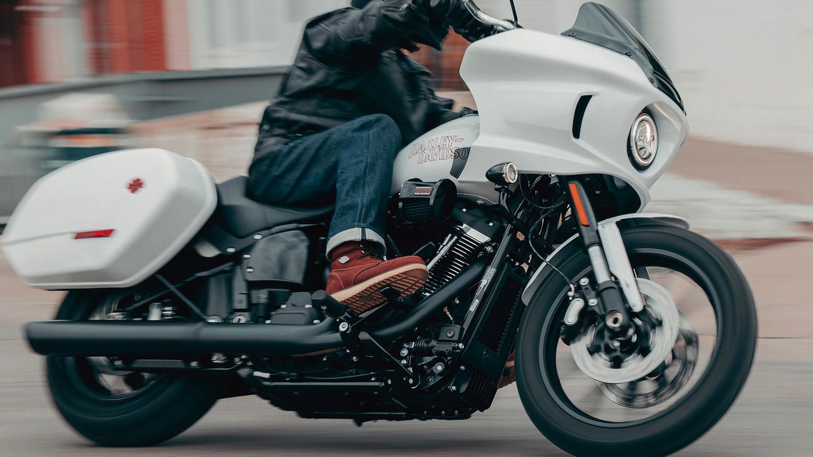 Mid-Controls Vs. Forward Motorcycle Controls: Which Type Is Better For Handling? – SlashGear