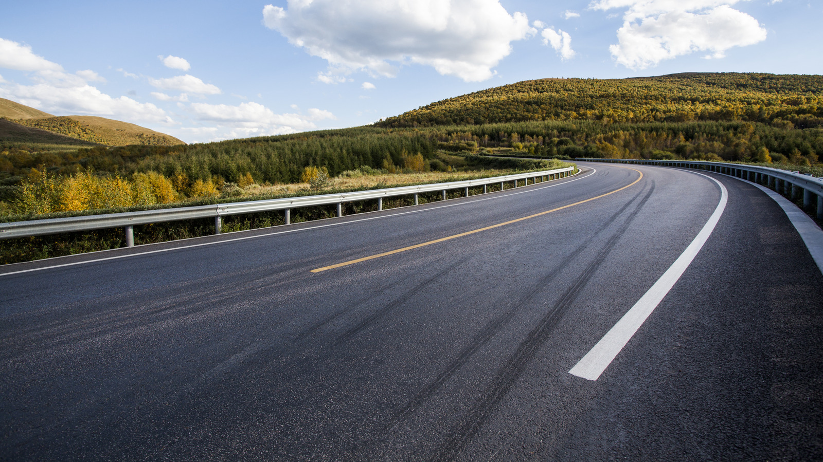 This Car Accessory Could Be The Solution To Cutting Road Noise On Long Trips – SlashGear