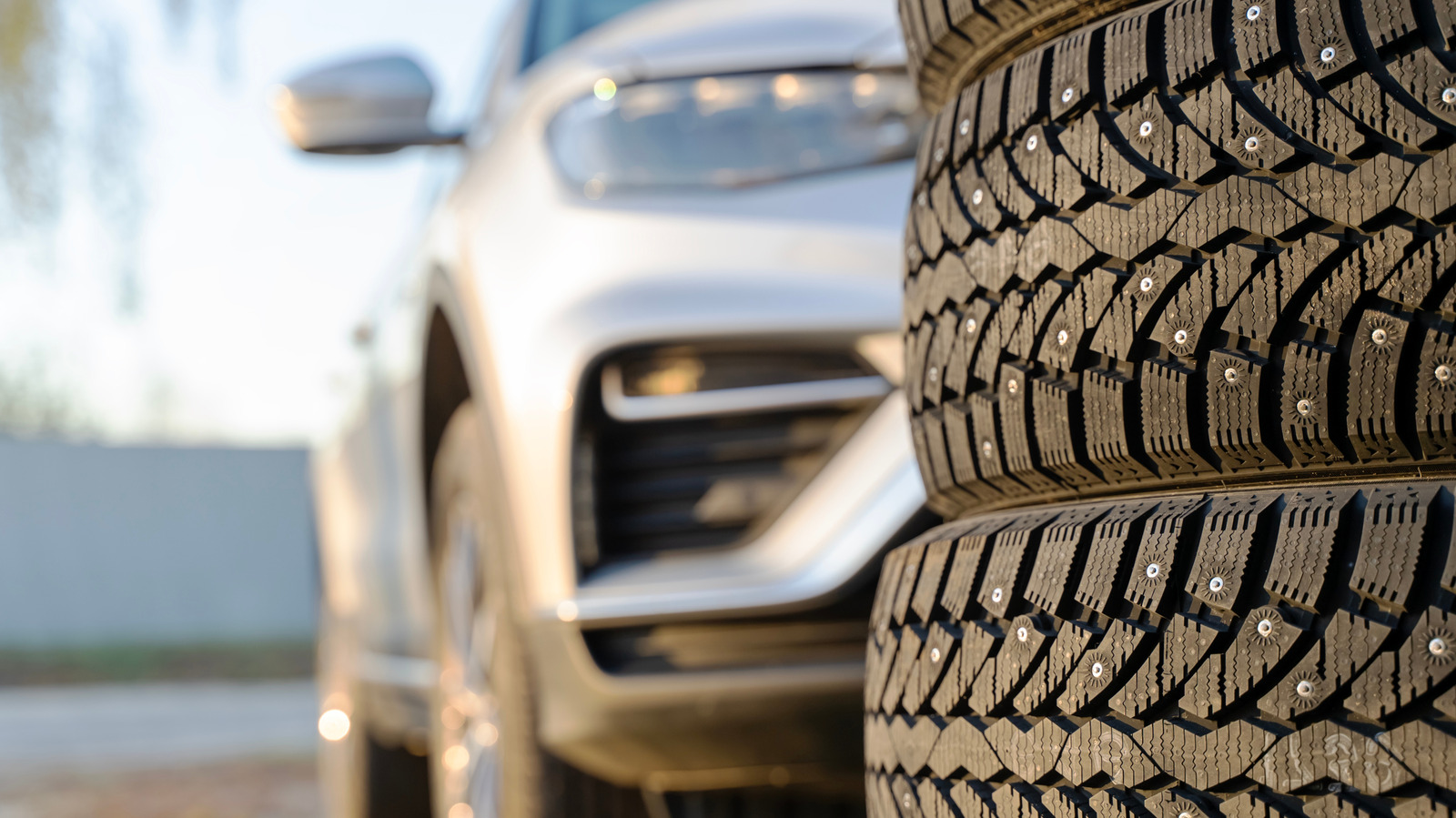 4 Drawbacks Of Using Studded Tires – SlashGear