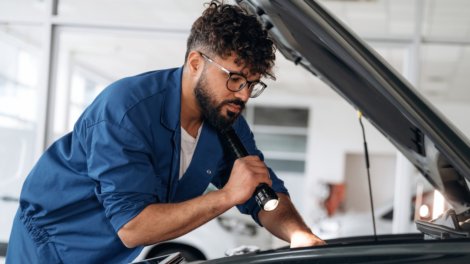 5 Practical Automotive Tools Every Mechanic’s DIY Kit Should Include – SlashGear