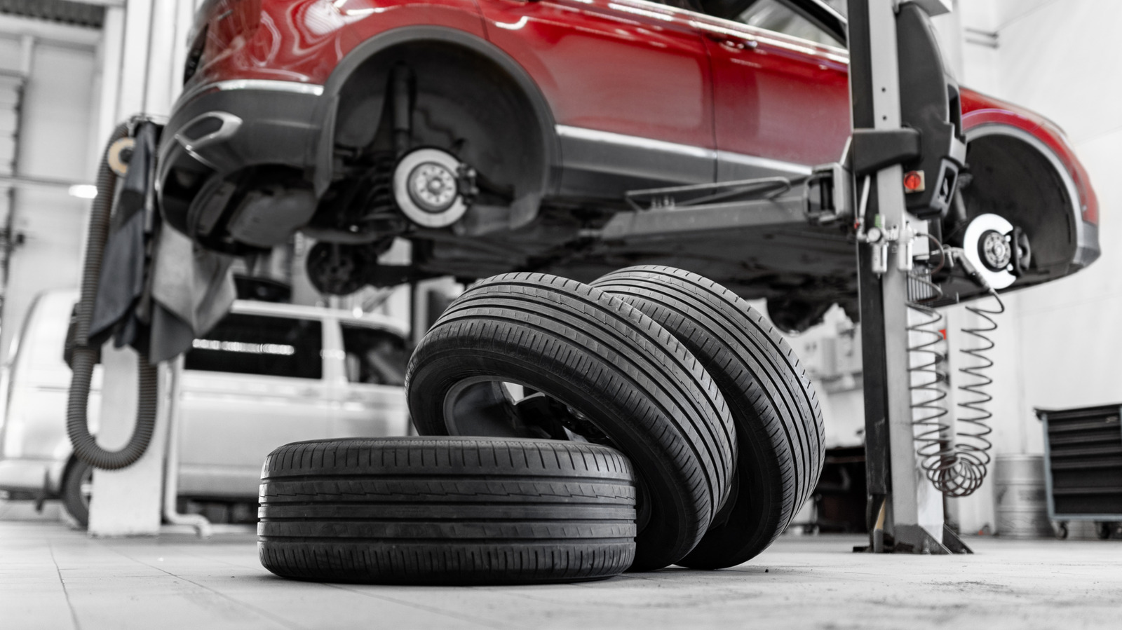 How Long Does It Take To Replace All Four Tires? – SlashGear
