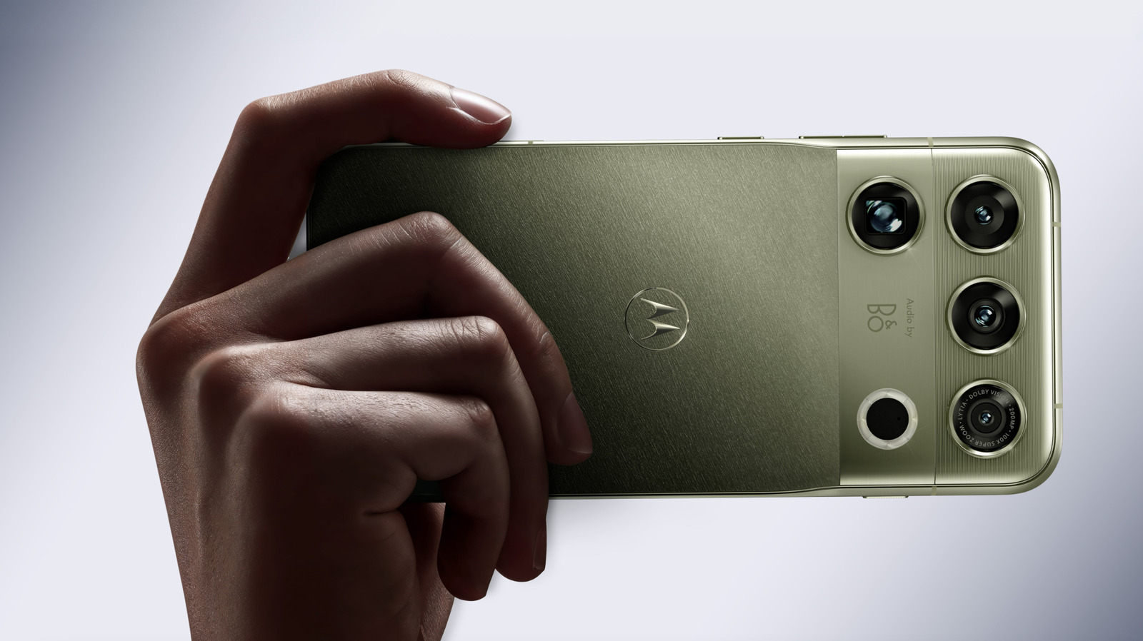 Motorola’s new Signature 27 is among the first smartphone to use the Snapdragon 8 Elite Extreme Gen 6 processor – Engadget