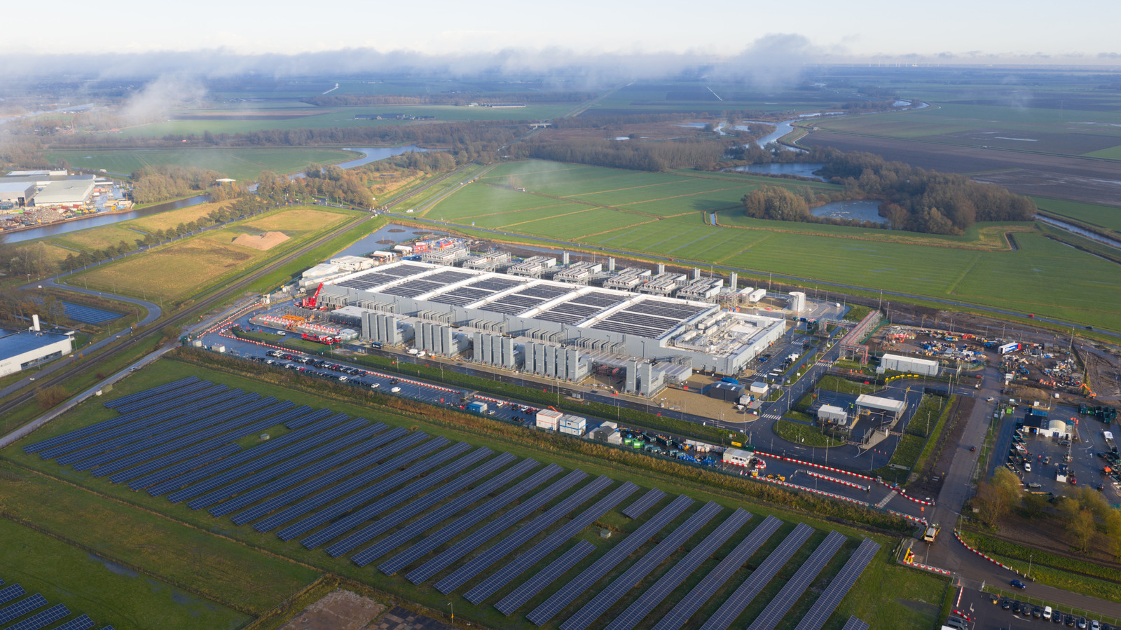 How Many Solar Panels Would It Take To Replace Grid Electricity For A Data Center? – SlashGear