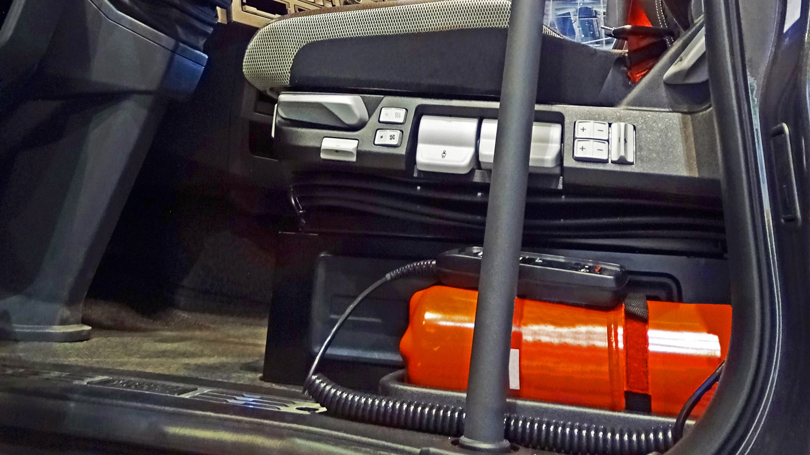 Why Most Commercial Vehicles Are Required To Carry Fire Extinguishers – SlashGear