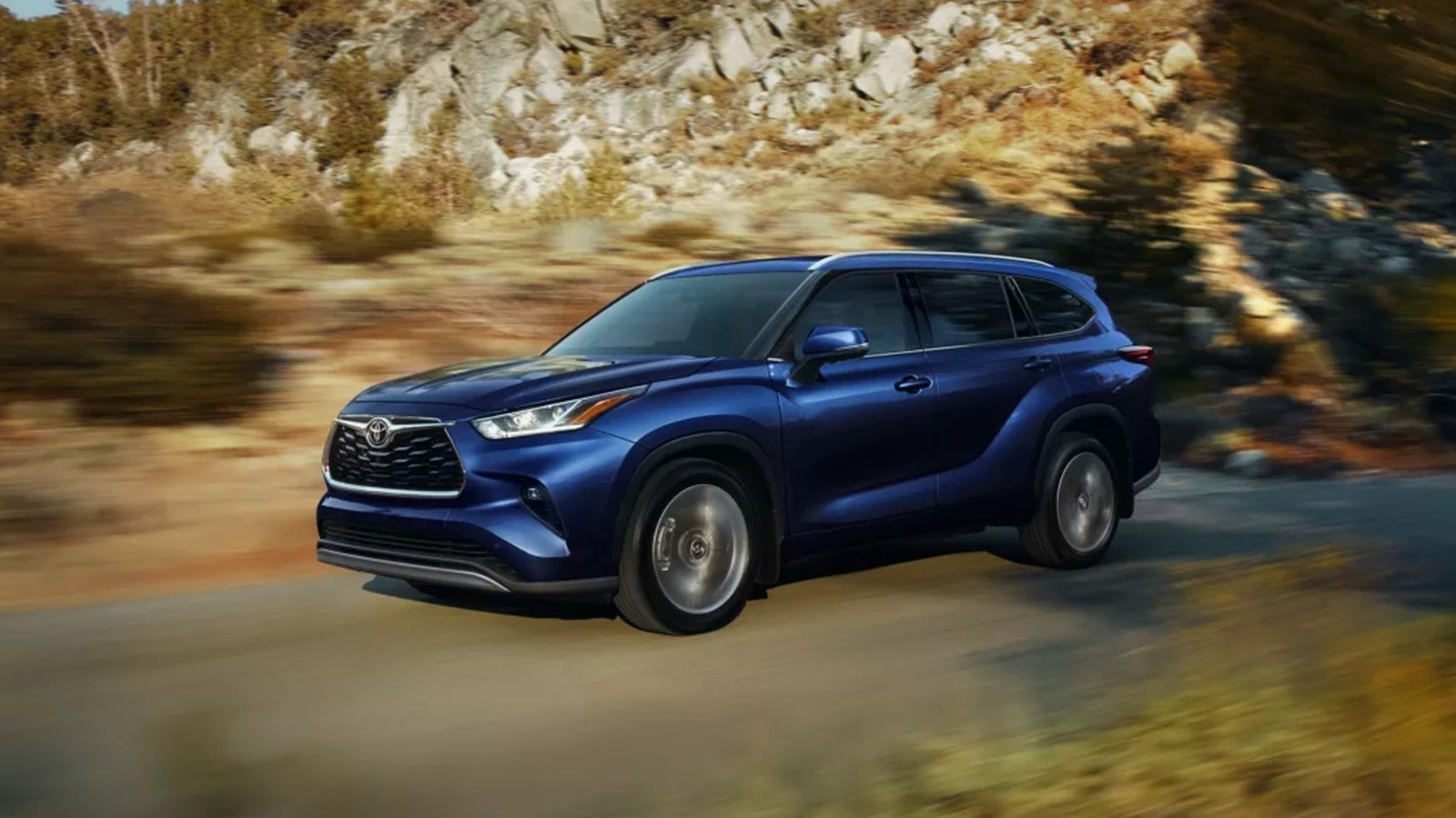 4 Mid-Size Family Vehicles With Higher Ratings Than The Toyota Highlander – SlashGear