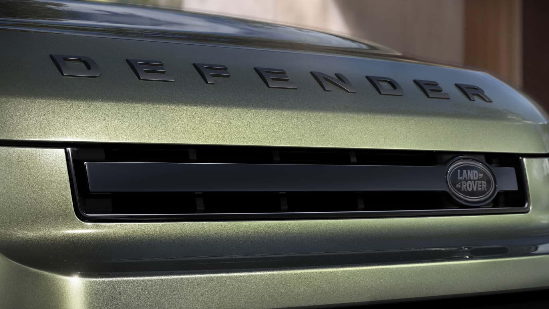 Jaguar Land Rover Plans US Defender Pickup Built With Stellantis, Sources Say