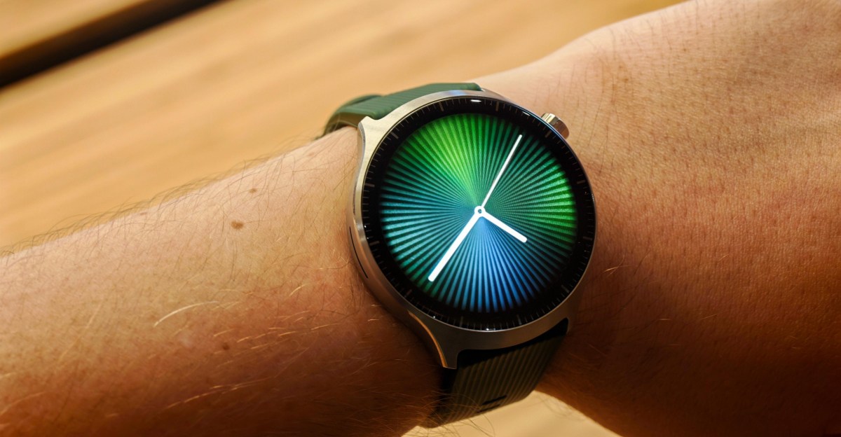 The Moto Watch Ultra is a return to Wear OS