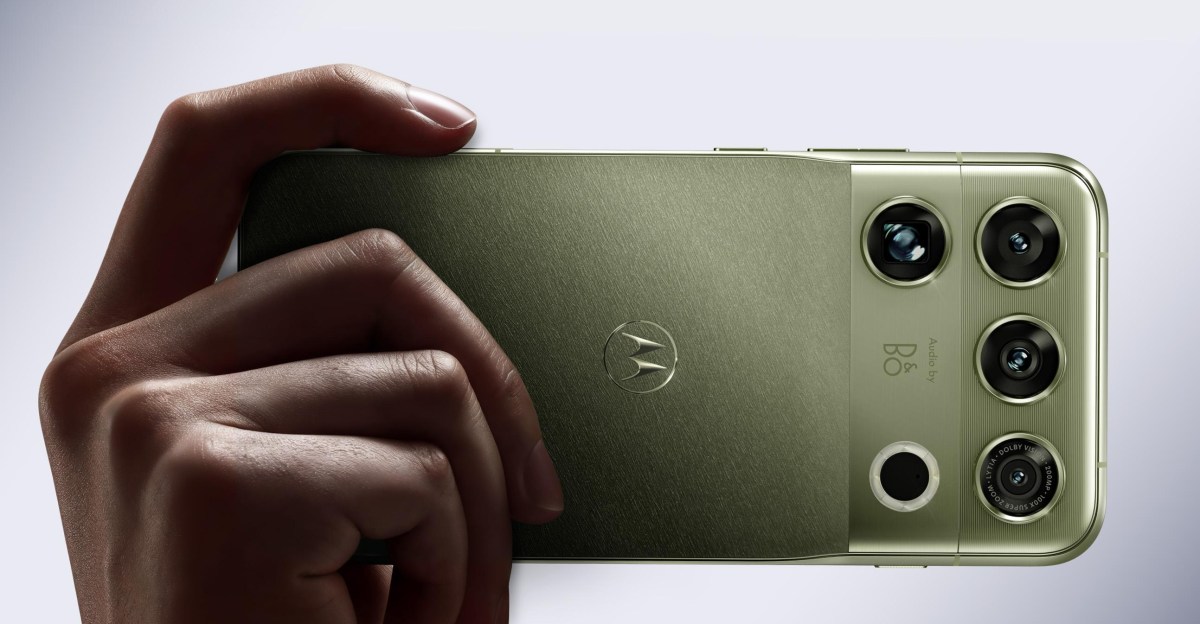 Motorola’s wild-looking Signature 27 runs Qualcomm’s new Extreme chipset