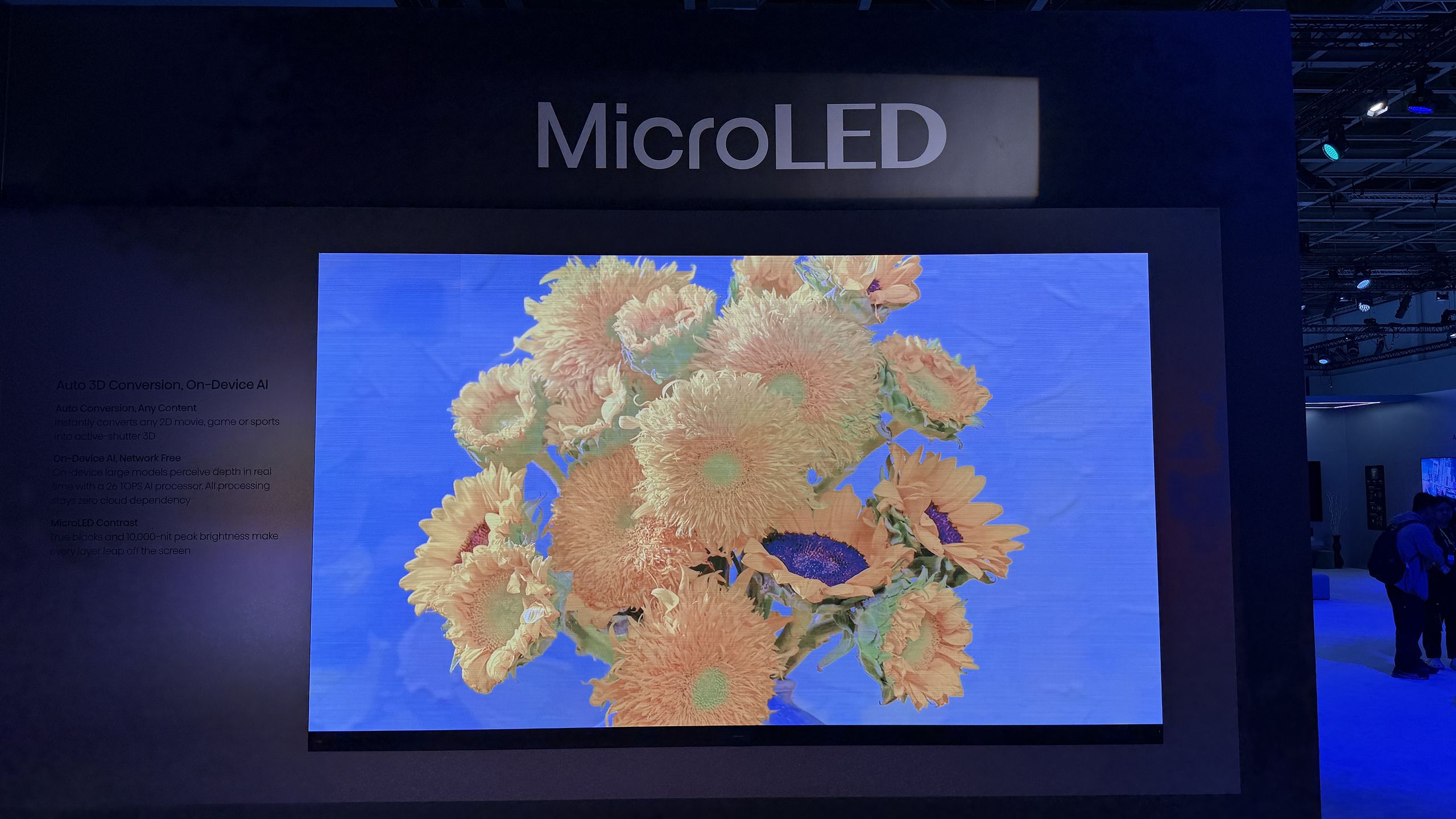 I just saw the world’s first micro-LED 3D TV, and I really hope Hisense makes this available in more countries, because it’s the best 3D experience I’ve ever had