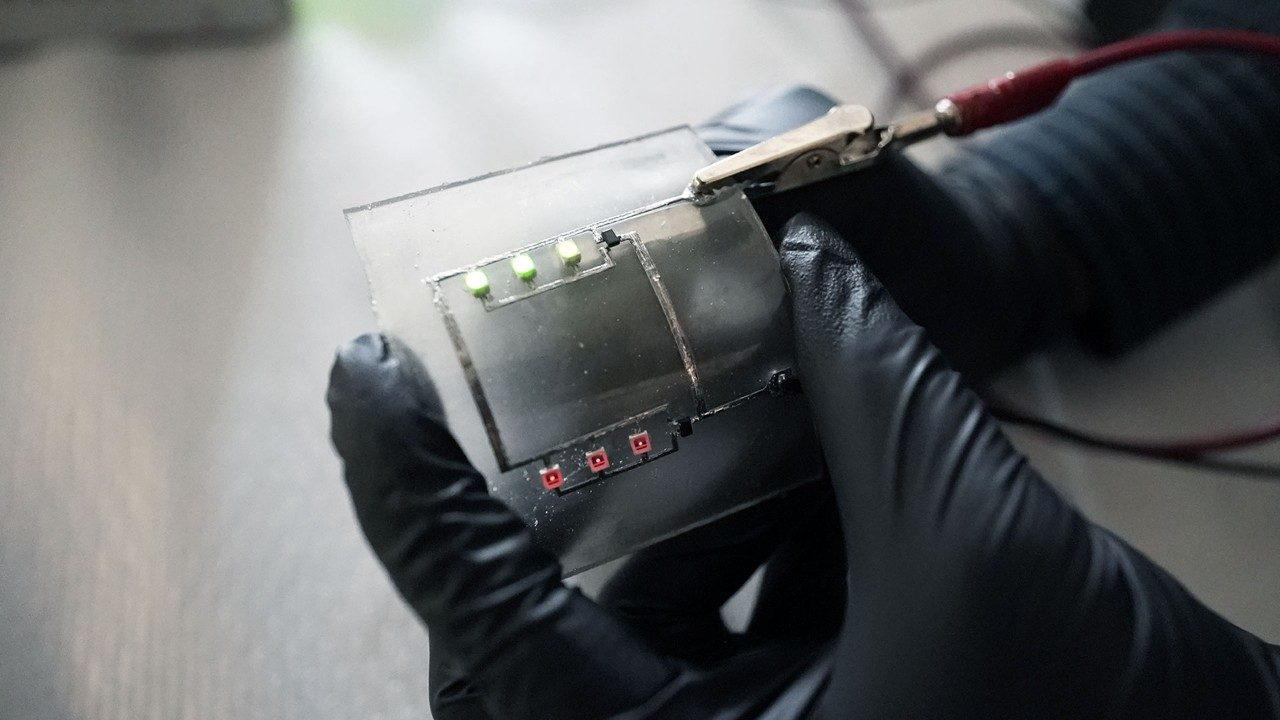 Virginia Tech lab 3D prints a liquid metal composite to guide heat, boost thermal conductivity 40x — the nozzle stretches gallium-indium droplets inside soft silicone, can also create self-healing traces
