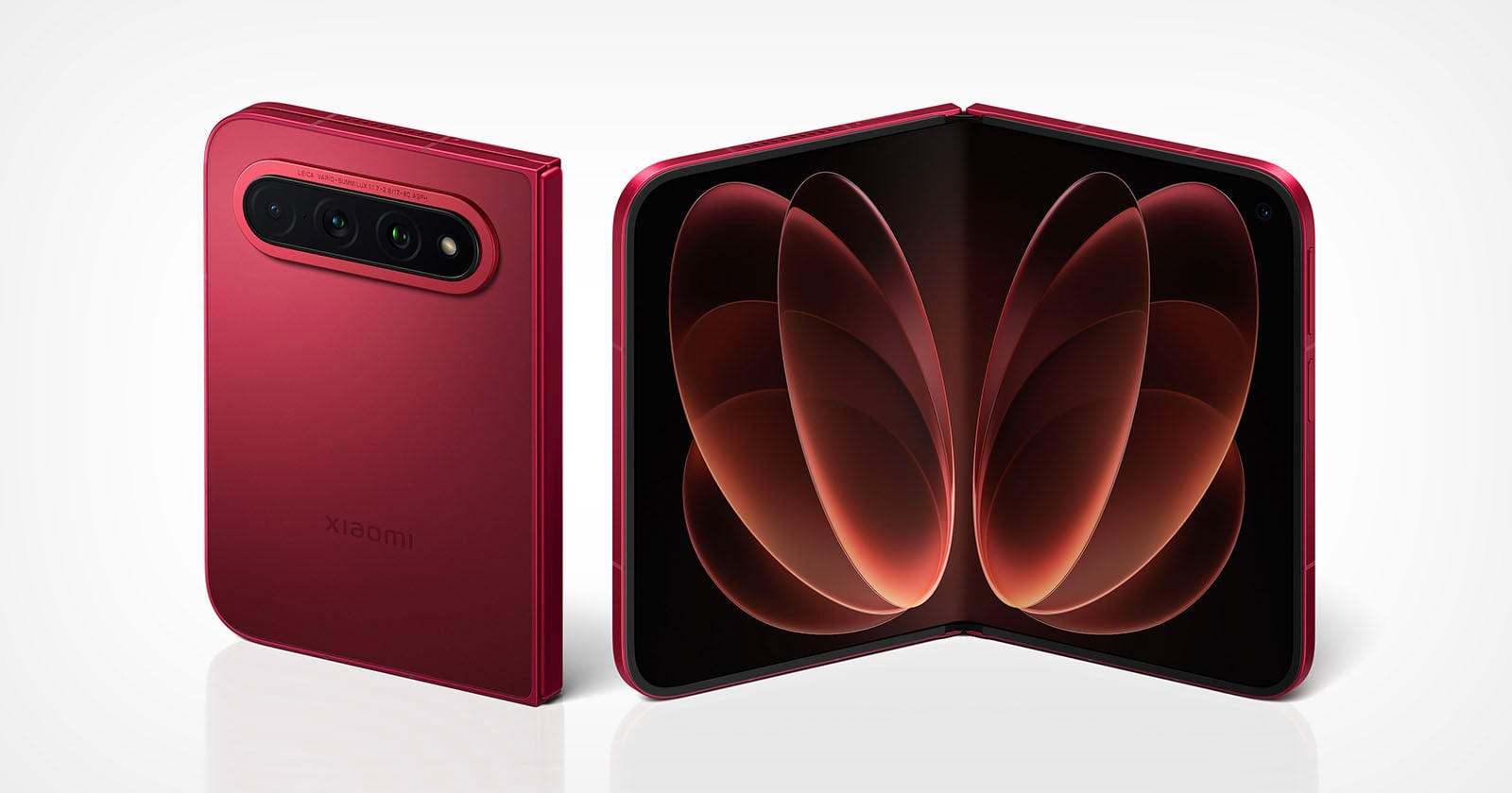 Xiaomi’s Gorgeous 18 Fold Smartphone Has Leica Cameras