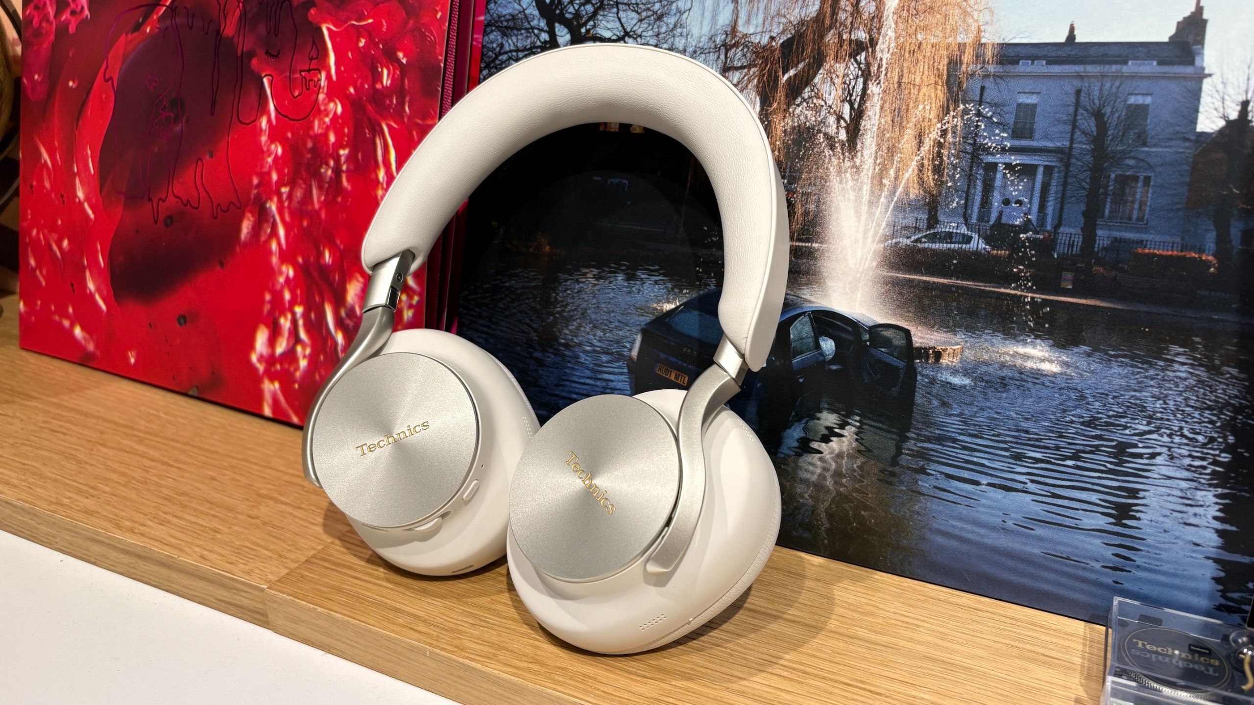 Technics’ new flagship wireless headphones feature acoustic tech from its speakers and Award-winning earbuds