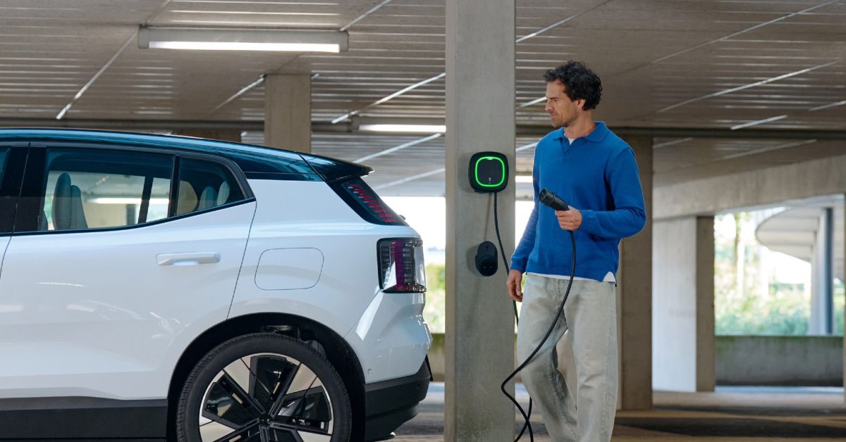 This Montréal airport now has 120 EV chargers, with 48 more on the way