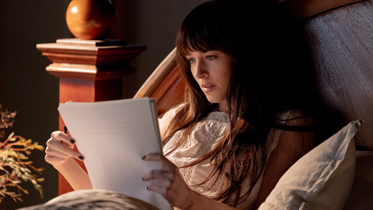 Verity Is a Dismal Colleen Hoover Adaptation Starring Anne Hathaway, Dakota Johnson, and Josh Hartnett