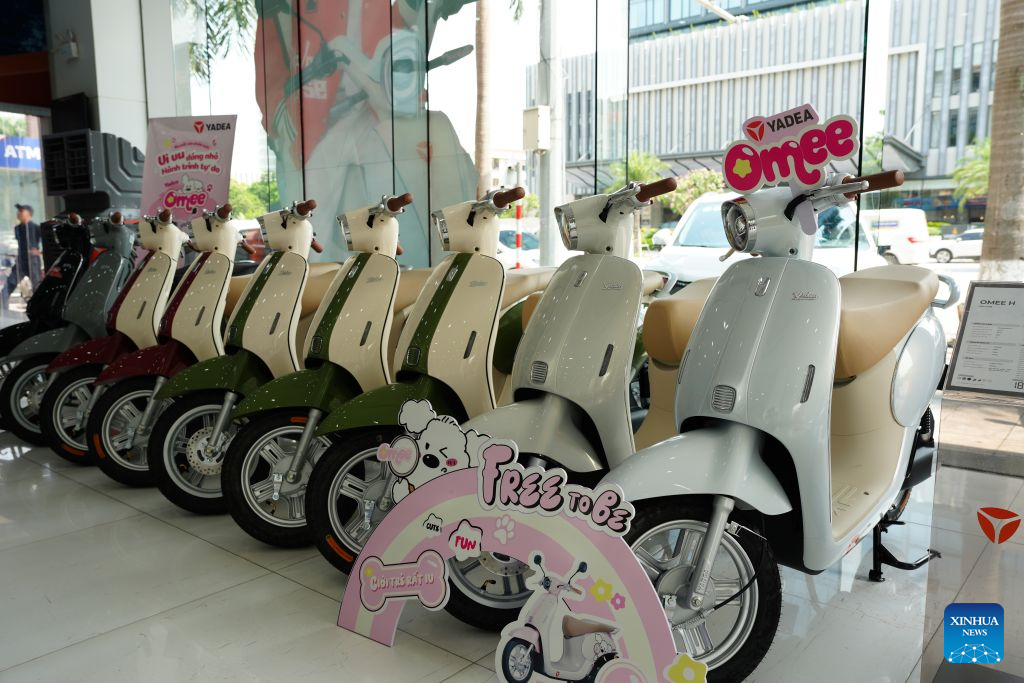 Chinese e-motorcycle brands gain ground amid Vietnam’s green transport shift