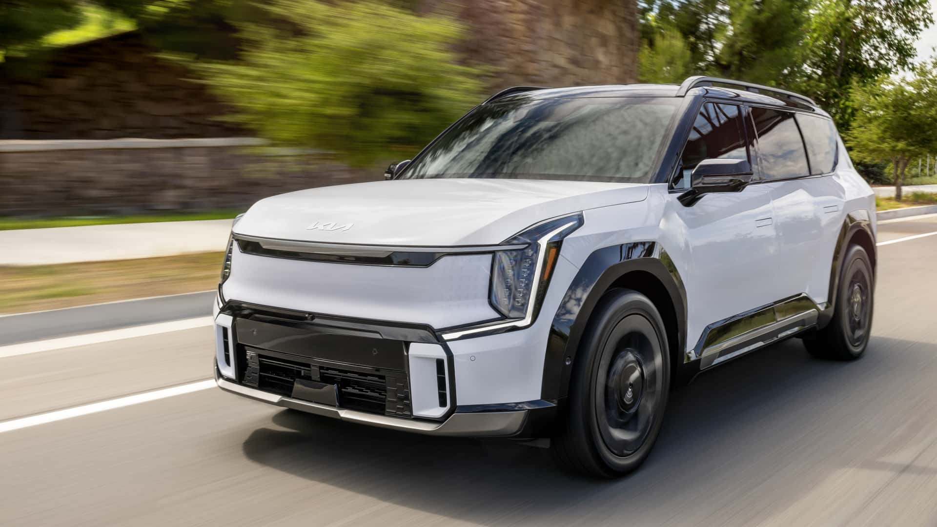 The 2027 Kia EV9 Gets Some Standard Features That Used To Be Optional
