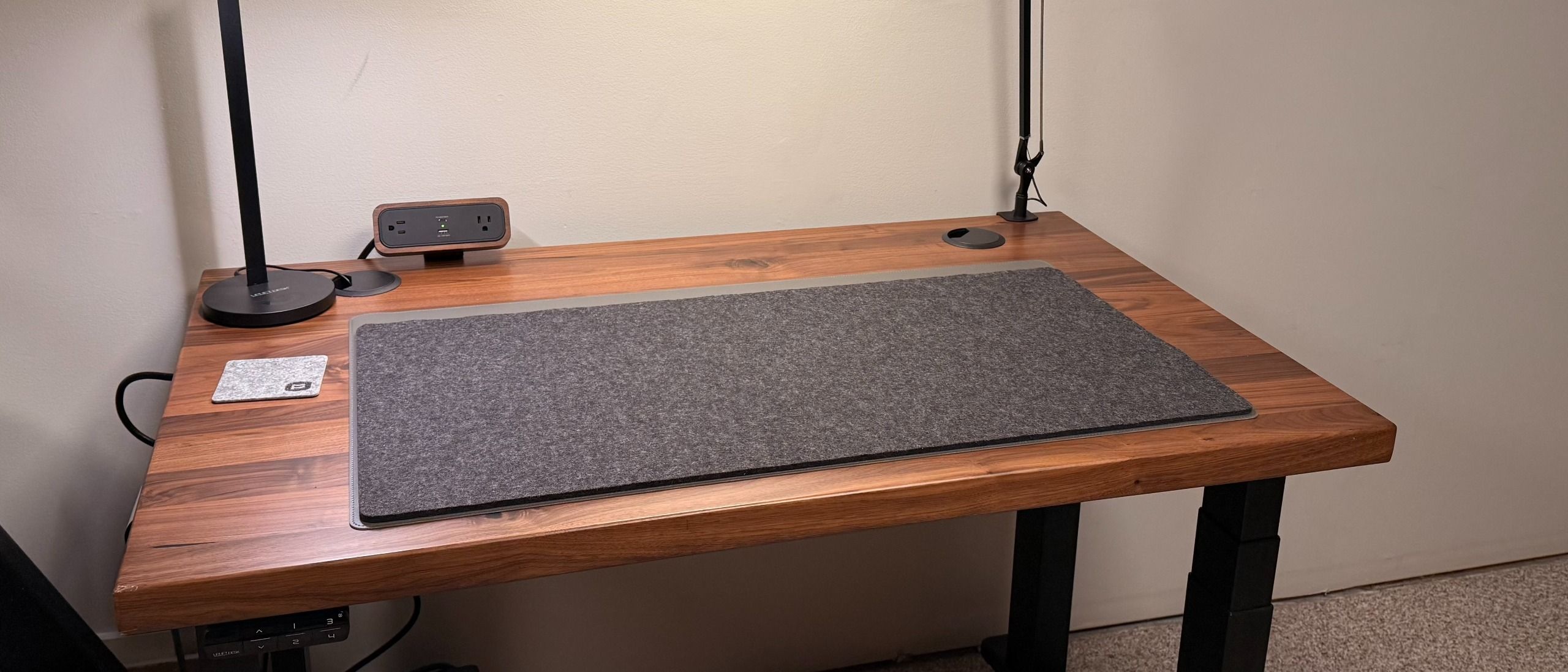 Uplift 4-leg standing desk review: Possibly the only desk you’ll ever need