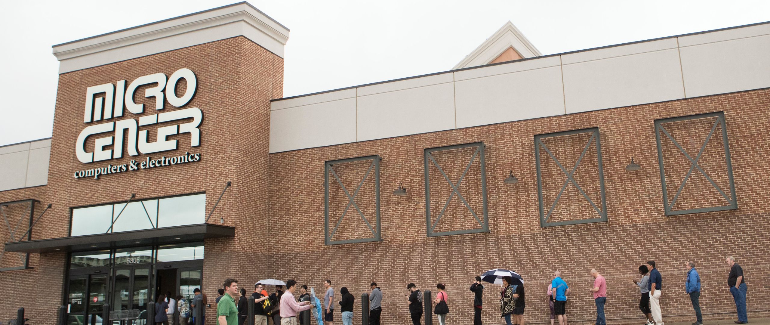 The internet isn’t the best place for finding components to upgrade your computer — brick-and-mortar stores still reign supreme thanks to bundled deals