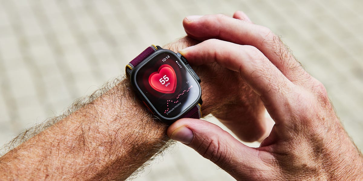 How the Newest Apple Watches Track Heart Rate 24/7—Without Nuking Battery Life