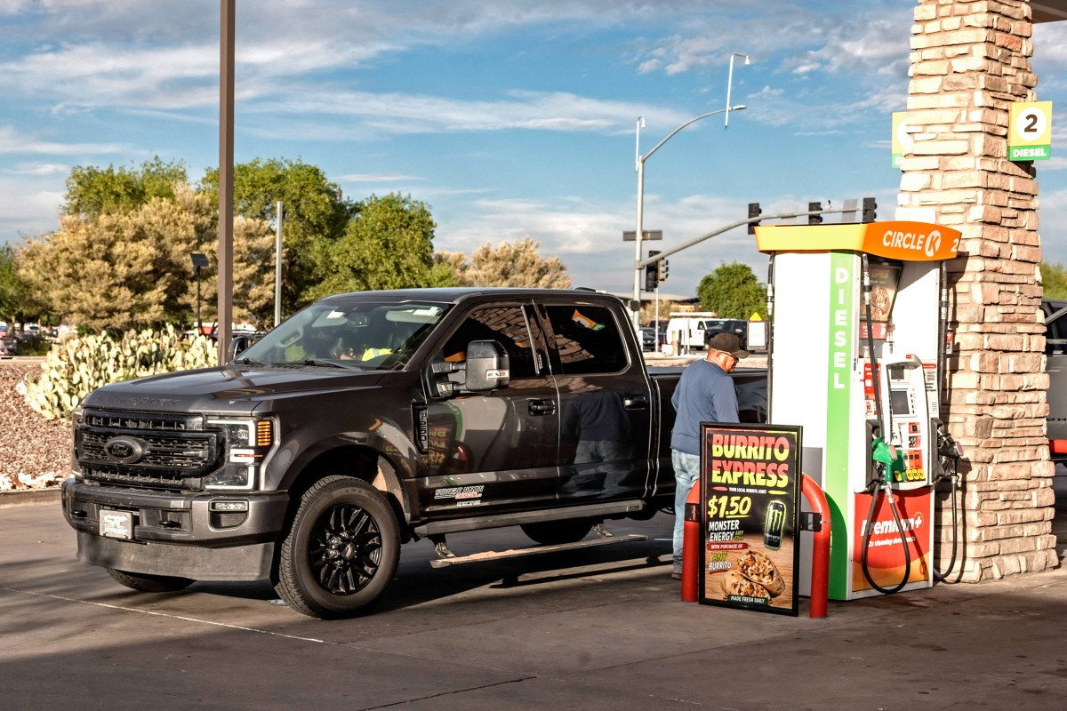 Ford’s Sales Say Truck Buyers Are Shrugging Off High Gas Prices: TDS