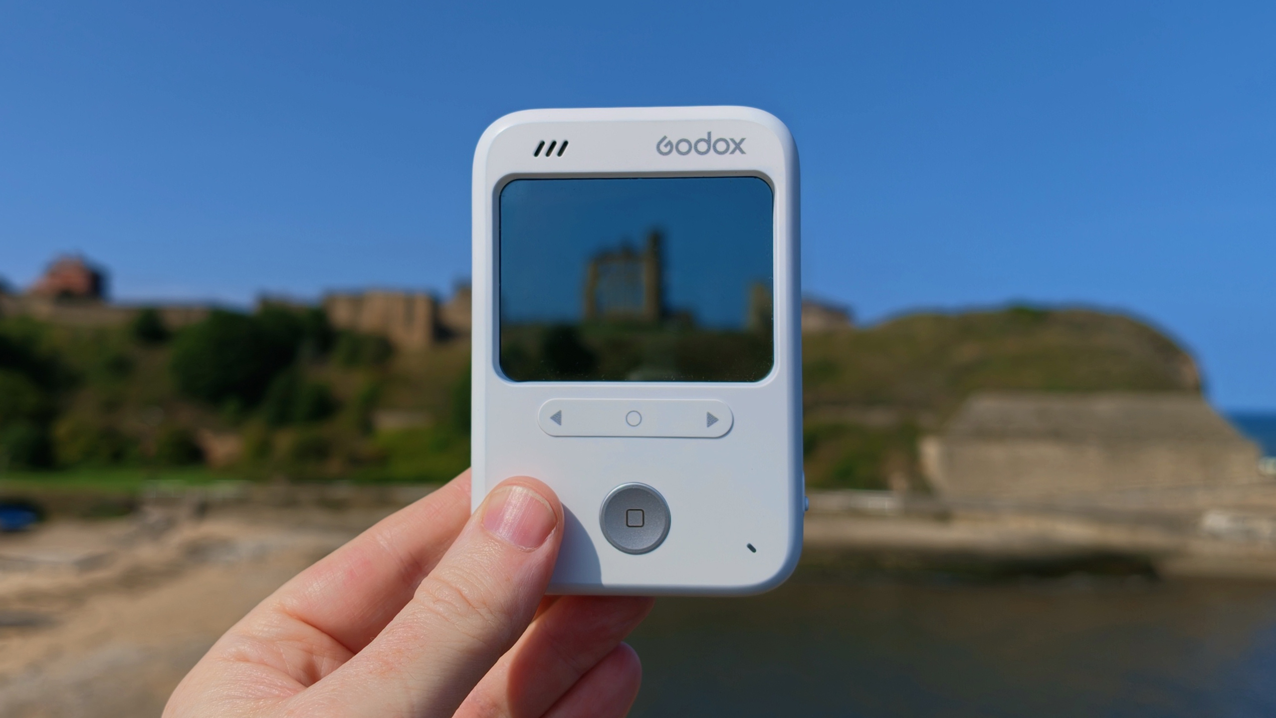 Godox C100 Review: This Weird See-Through Camera Actually Works… Sort Of – CNET