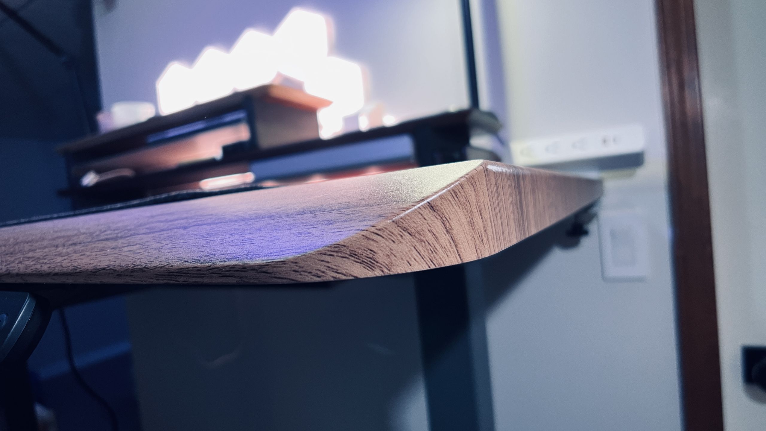 Vari’s ComfortEdge desk is an ergonomic masterpiece — and $225 off