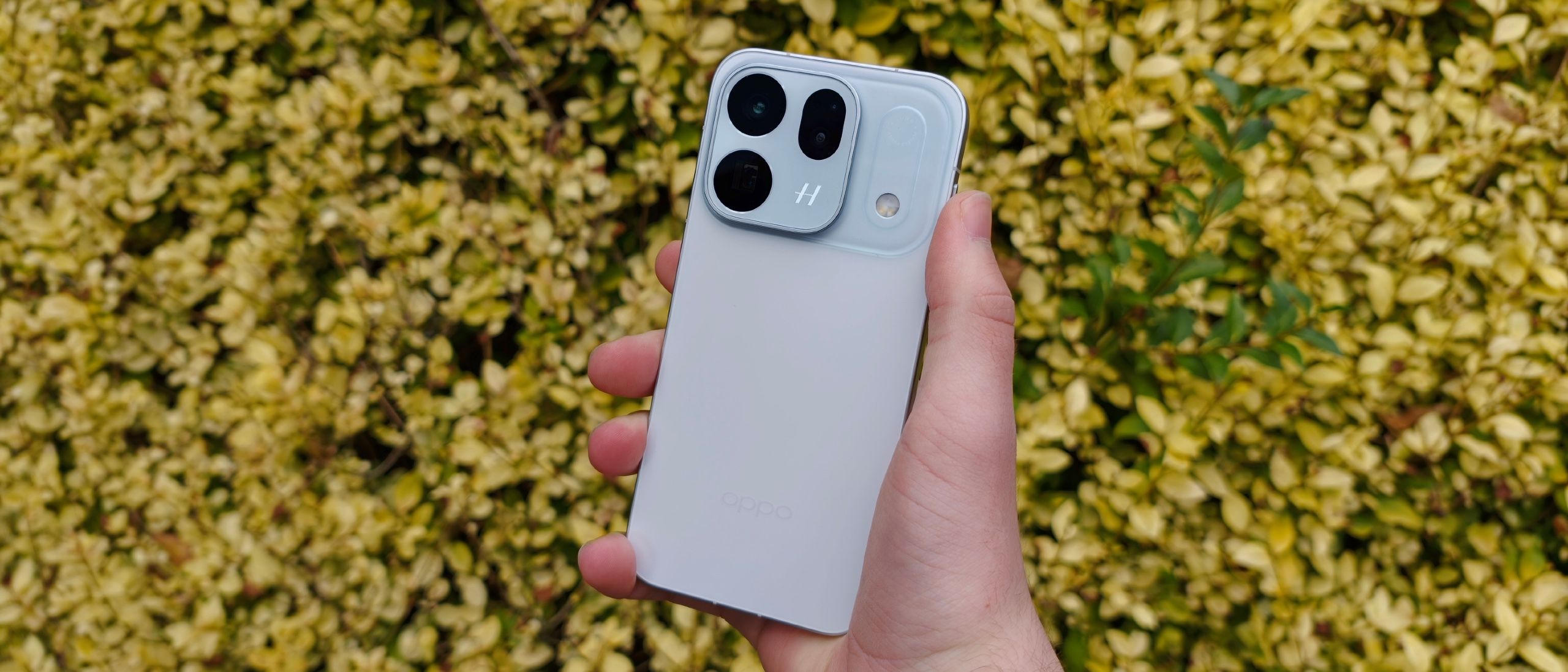 The Oppo Find X10 is a pro-level phone masquerading as a standard flagship