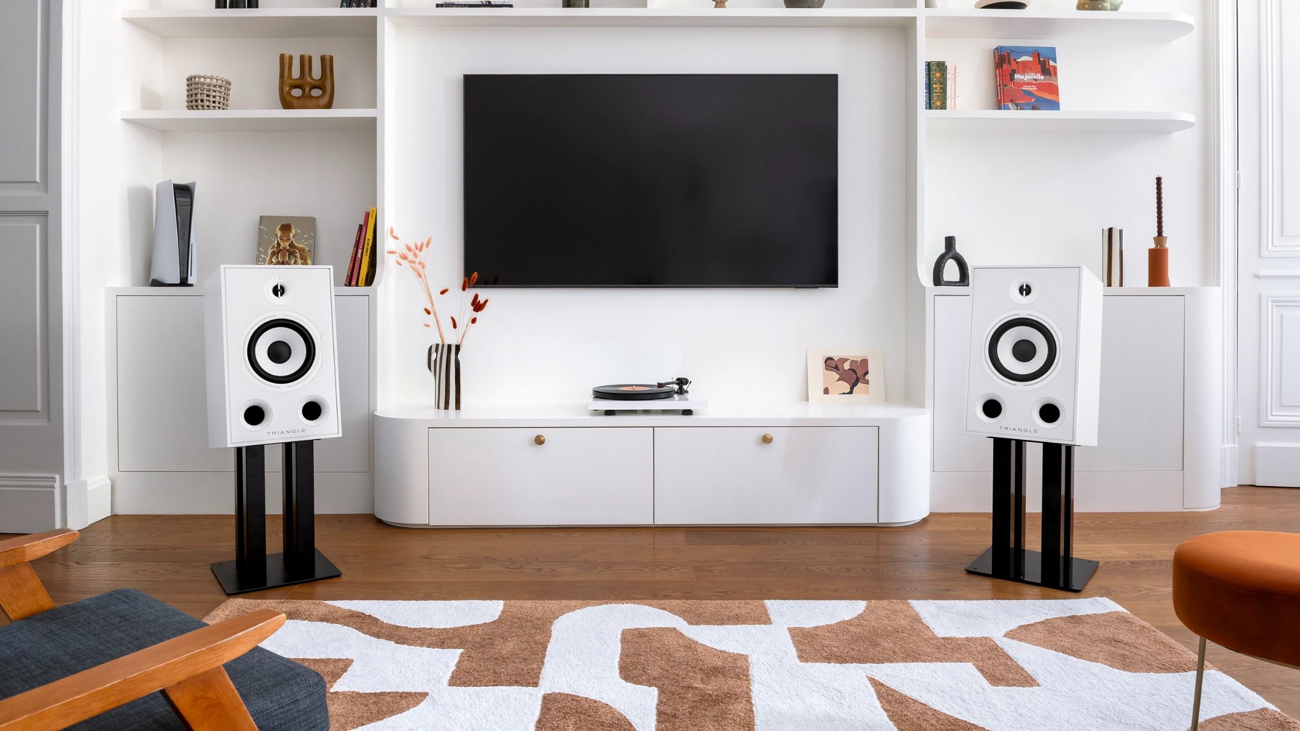 Triangle’s new standmount speakers have “retro-chic” styling and bulky drivers