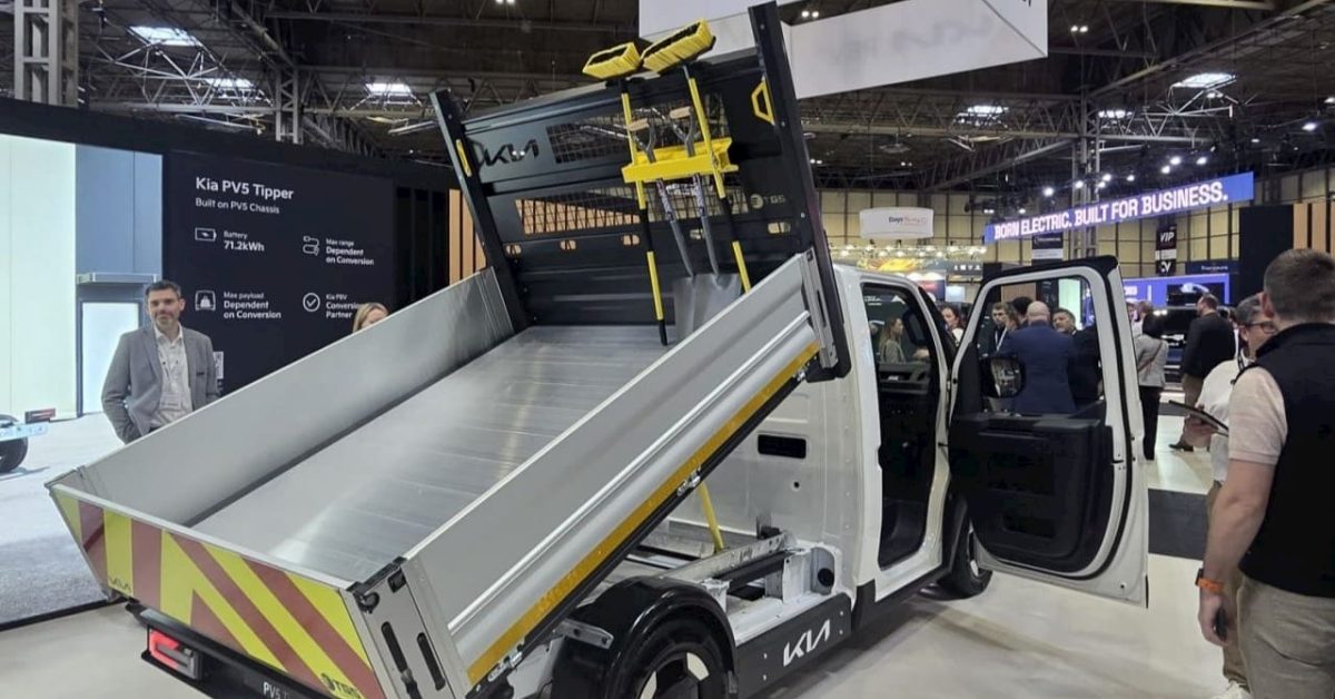 The Kia PV5 makes for a ridiculously cool dump truck