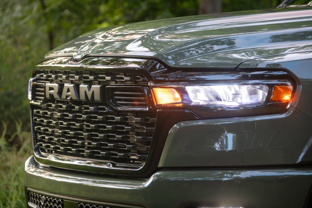 Feds Vow to Fix Blinding Headlights Once and for All: TDS
