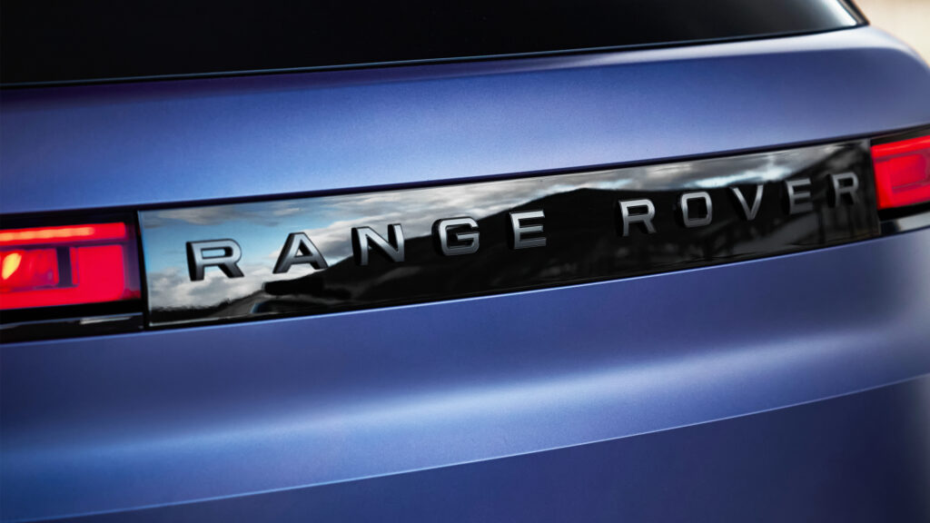 You’d Hate To Be The Owner Of This Range Rover Sport Built On February 16 | Carscoops