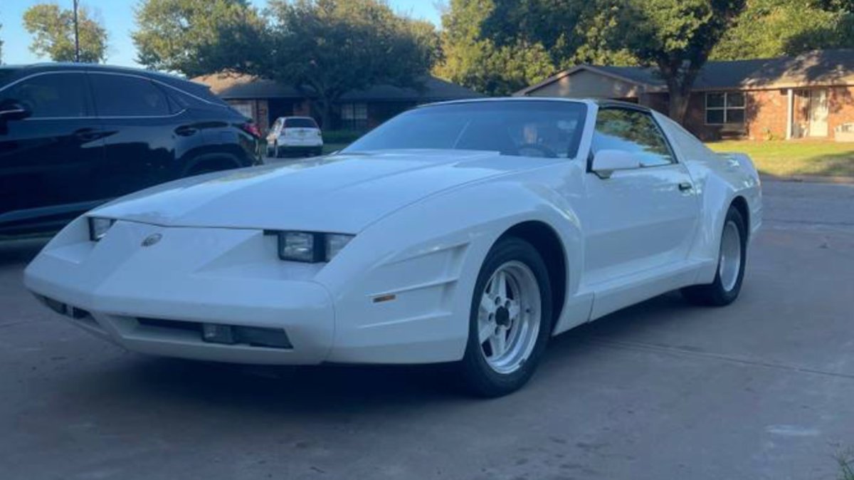Somehow, This Chevy Camaro ‘Carralo’ Is Real and Not Something From GTA