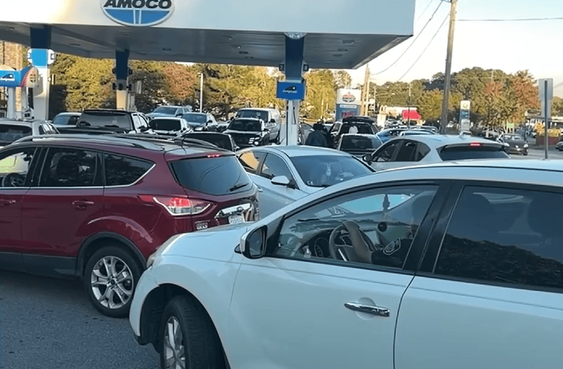 Price War Brings Throngs to Rival Georgia Gas Stations in Search of $1 Gas