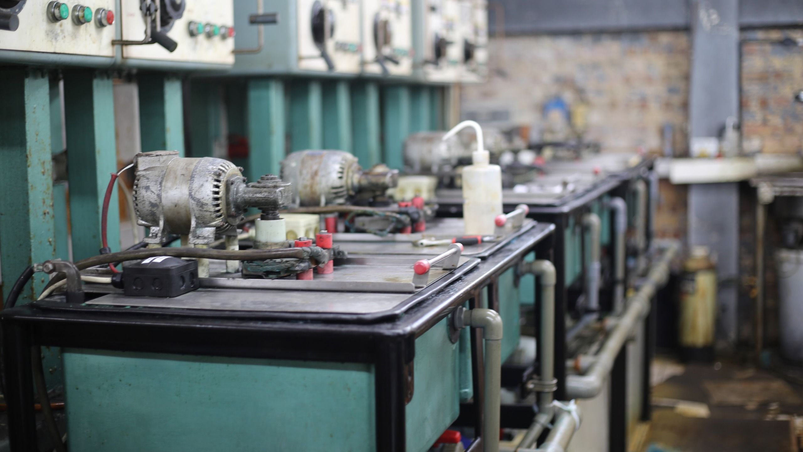 The truth about fake vinyl records according to the people trying to stamp it out