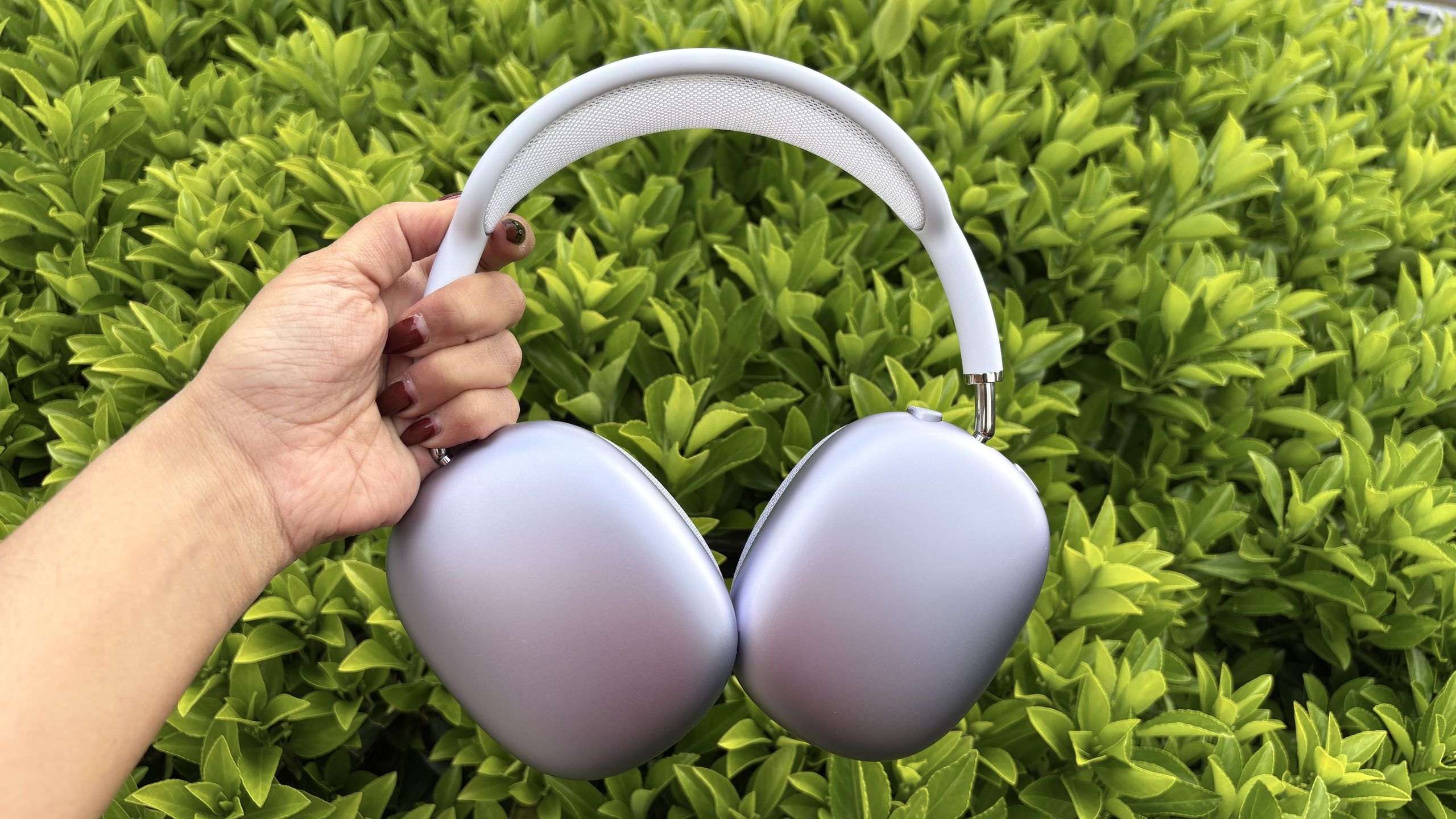 Apple’s “luxurious” AirPods Max 2 just had their first discount