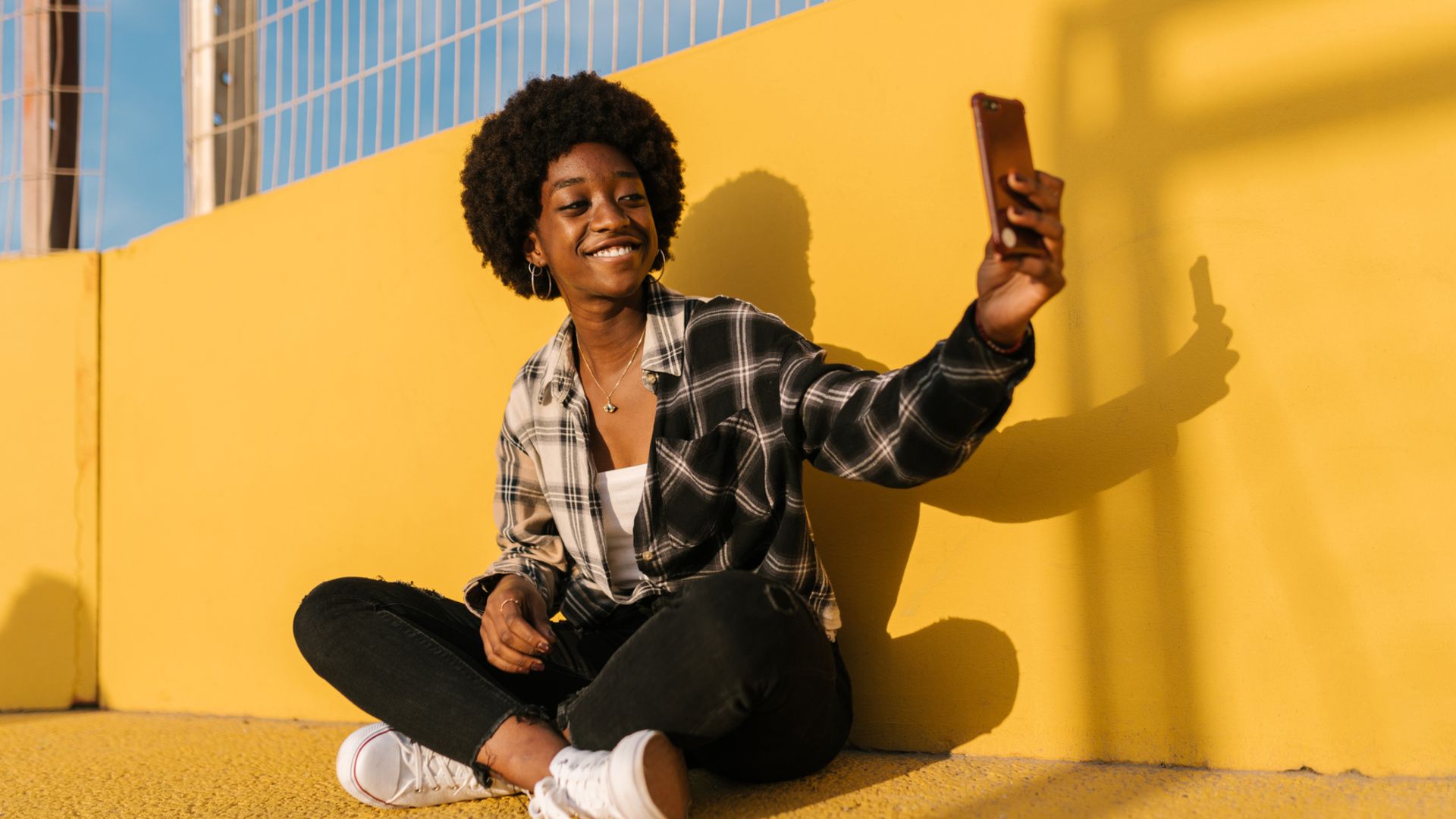 Why Saily Ultra is the all-in-one travel and security subscription for frequent flyers