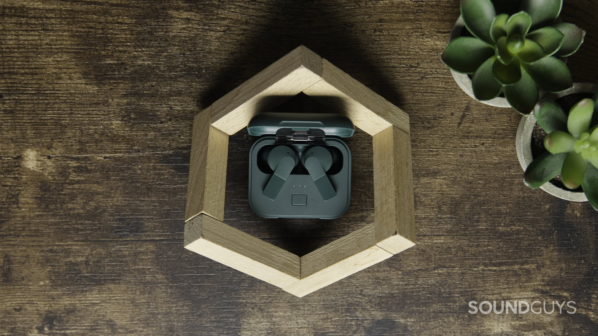 We lab tested the world’s most maintainable earbuds: Fairphone Fairbuds 2 review
