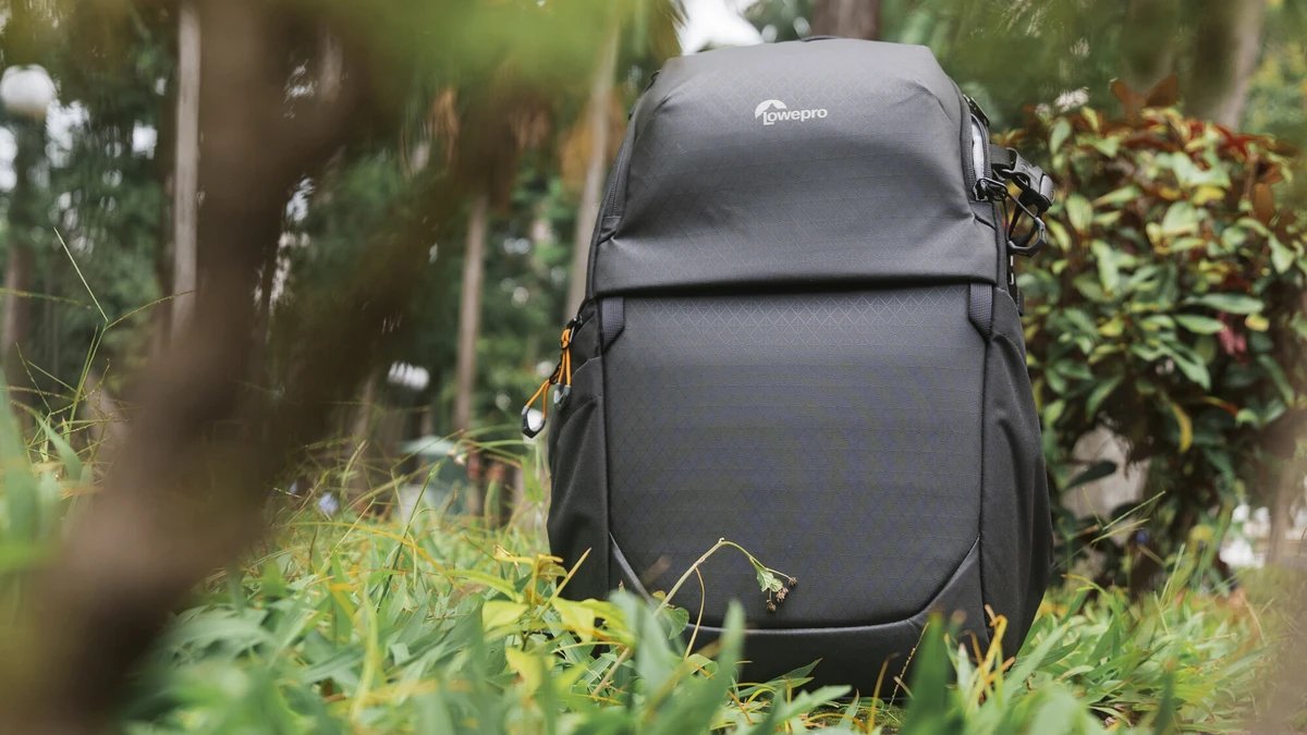 Lowepro Fastpack IV Review: Versatile All-Purpose Bag | Fstoppers
